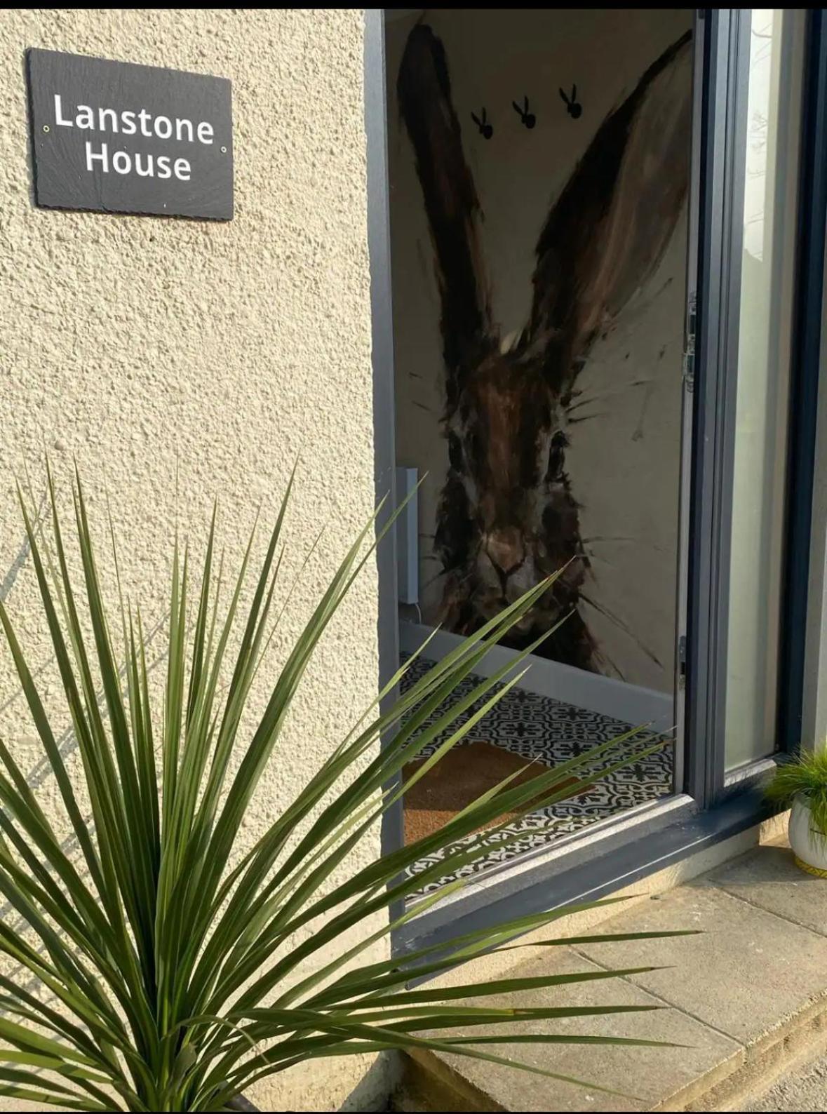 奇平诺顿Lanstone House别墅 外观 照片